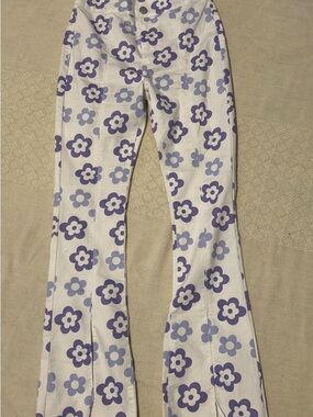 VIP White Flare Jeans with Lavender Flower Print slit hem hippie boho Size 5/6